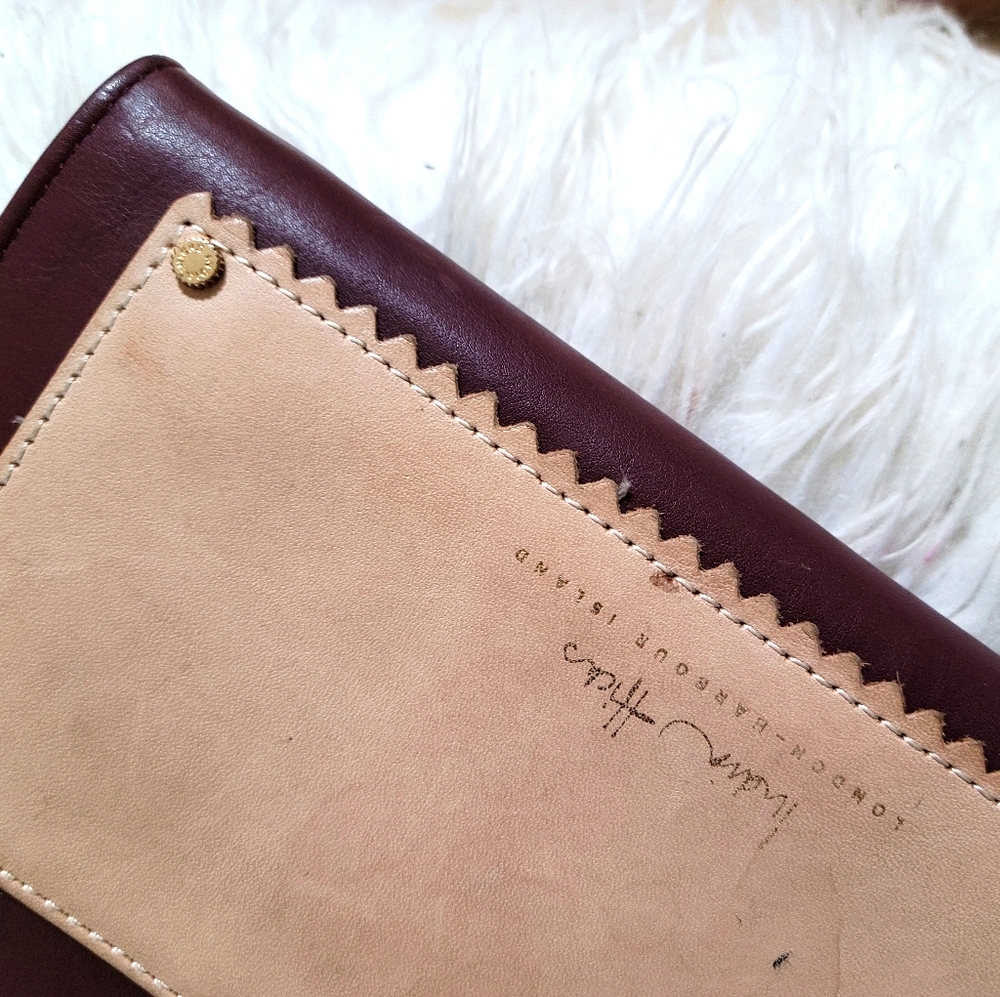 India Hicks wallet